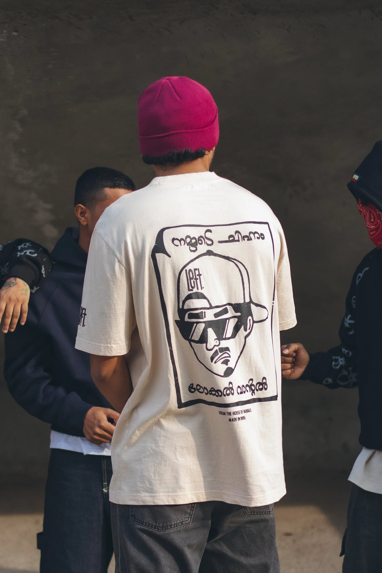 T-SHIRT